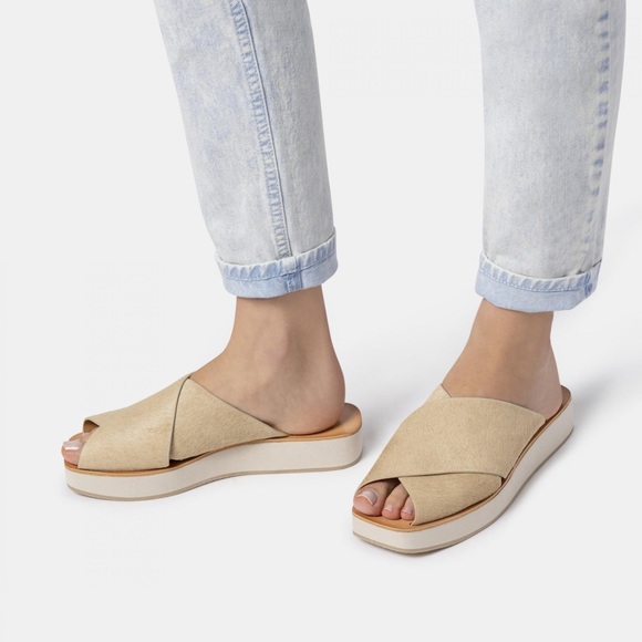 Dolce Vita Capri sandals - Picture 2 of 9